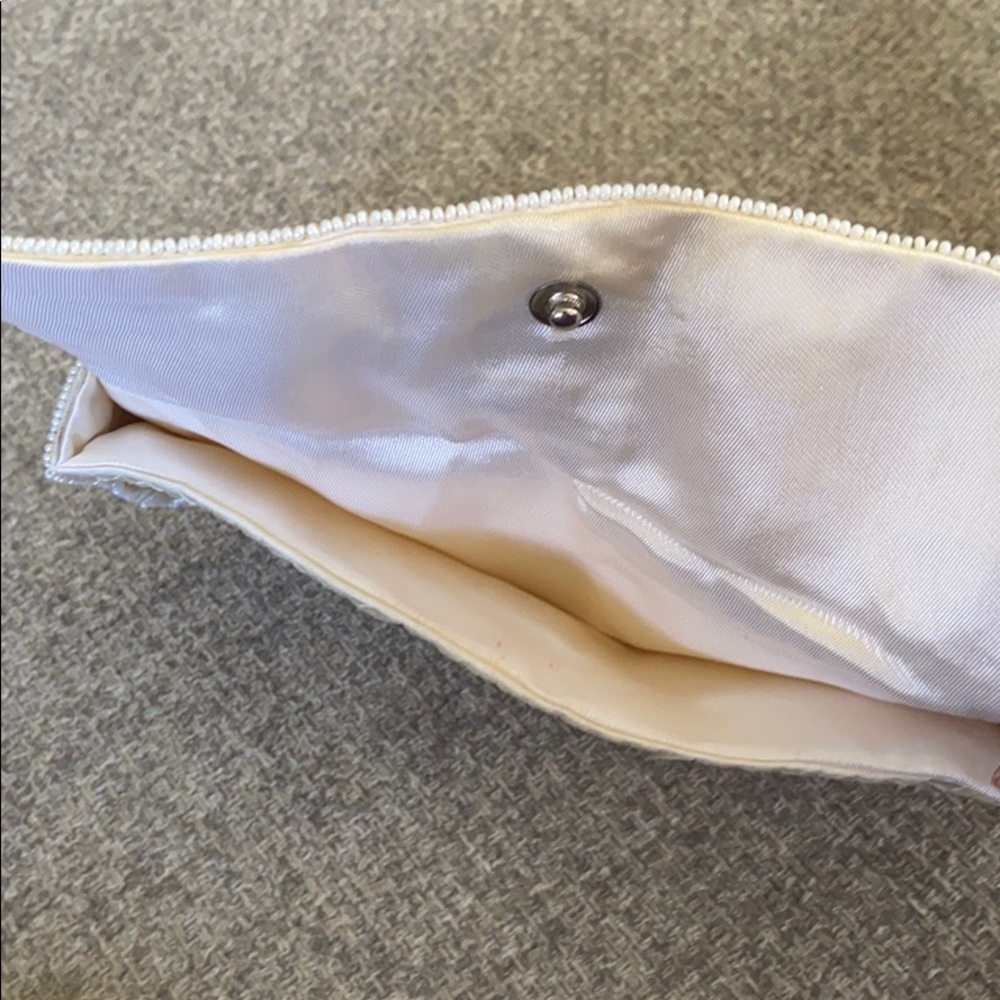 EUC Beaded Cream Clutch - Picture 5 of 5